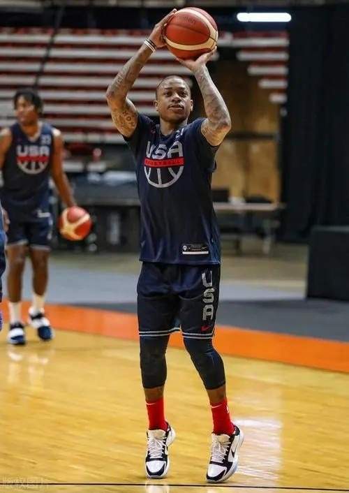Isaiah Thomas će potpisati desetodnevni ugovor s Charlotte Hornetsima
